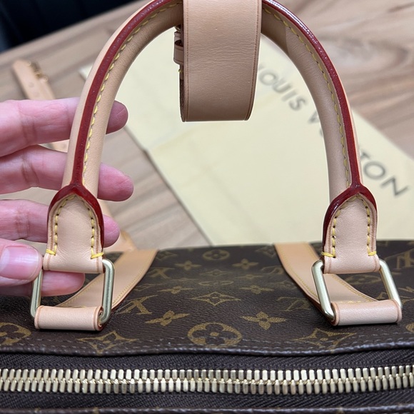 SOLD.  Louis Vuitton Keepall Bandoulière 45 with strap - Picture 11 of 15